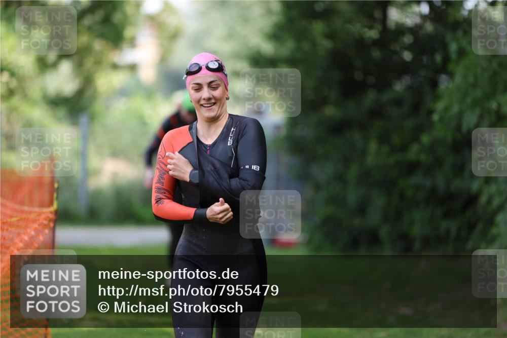 15.06.2025 - 7 Türme Triathlon Michael Strokosch http://msf.ph/oto/7955479 15.06.2025 12:33:05 Schwimmen 381, 382, 401, 428, 447, 472, 486, 529, 650 meine-sportfotos.de