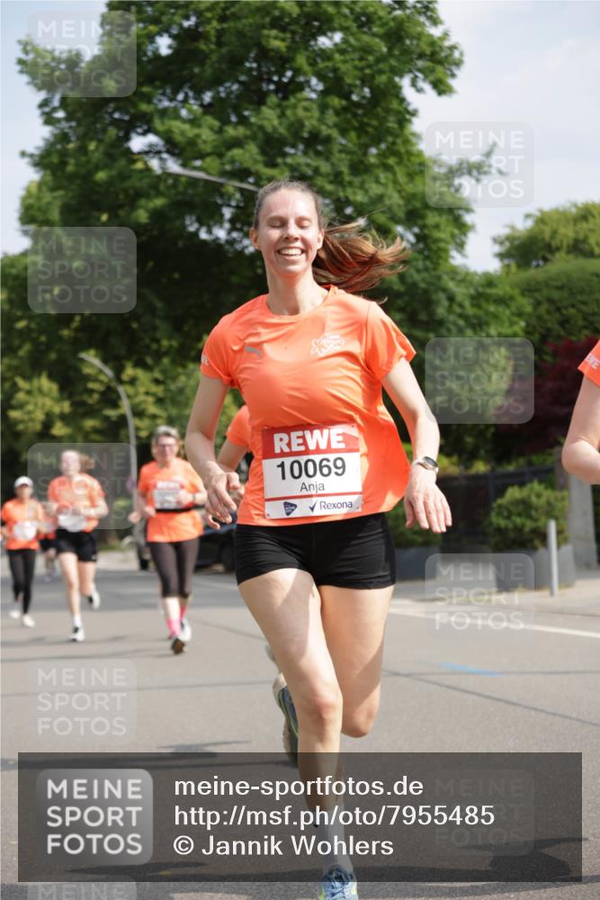 15.06.2025 - REWE Women's Run Jannik Wohlers http://msf.ph/oto/7955485 15.06.2025 08:50:59 Laufen 10069 meine-sportfotos.de