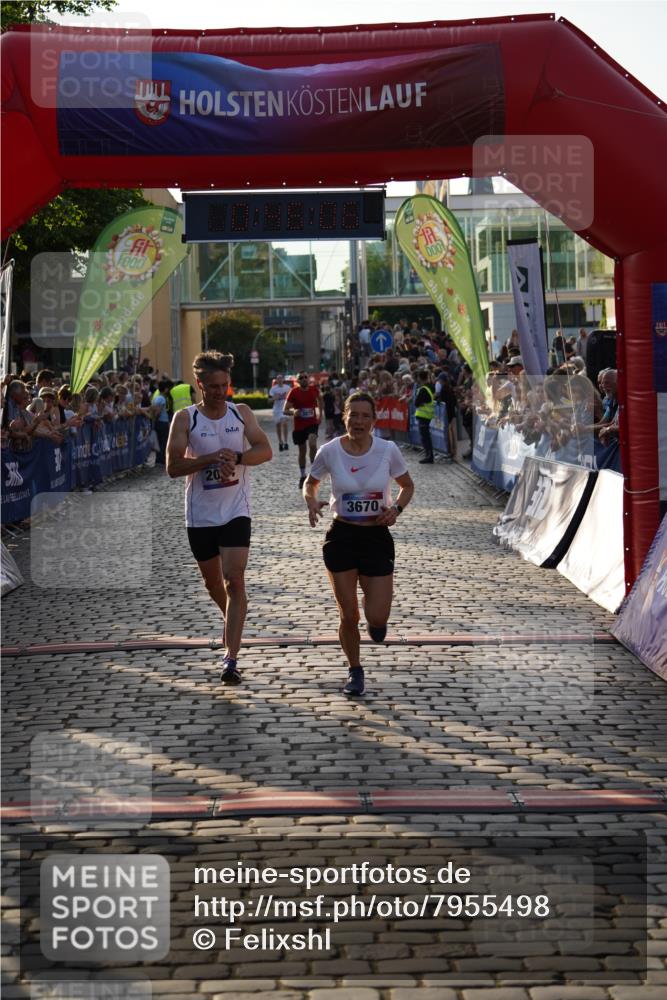 13.06.2025 - Holstenköstenlauf Felixshl http://msf.ph/oto/7955498 13.06.2025 19:46:06 Laufen 2054, 2265, 3670, 3879 meine-sportfotos.de