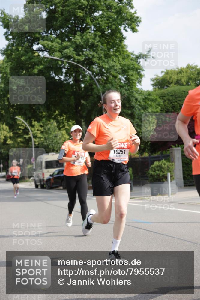 15.06.2025 - REWE Women's Run Jannik Wohlers http://msf.ph/oto/7955537 15.06.2025 08:51:03 Laufen 13, 10251 meine-sportfotos.de
