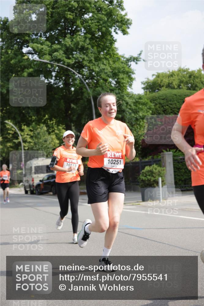 15.06.2025 - REWE Women's Run Jannik Wohlers http://msf.ph/oto/7955541 15.06.2025 08:51:03 Laufen 10113, 10251 meine-sportfotos.de