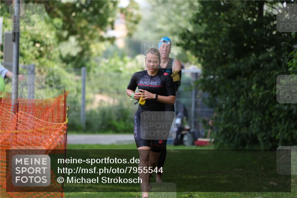 15.06.2025 - 7 Türme Triathlon Michael Strokosch http://msf.ph/oto/7955544 15.06.2025 12:33:11 Schwimmen 381, 382, 401, 428, 486, 529, 601, 650 meine-sportfotos.de