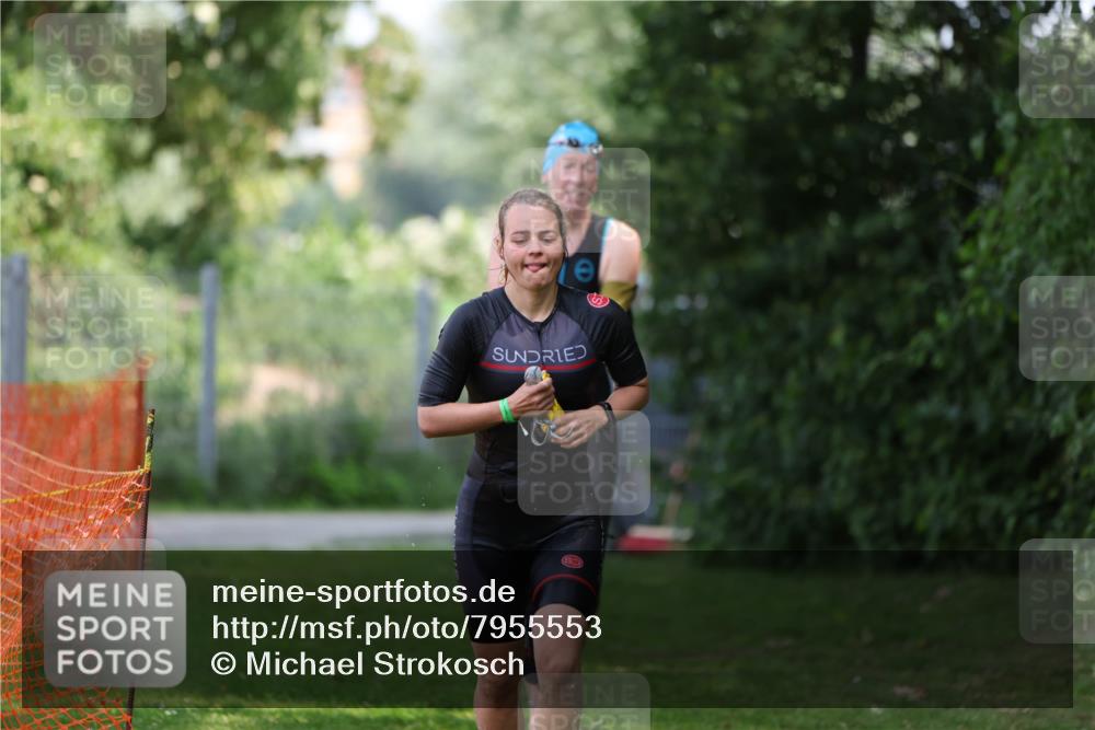 15.06.2025 - 7 Türme Triathlon Michael Strokosch http://msf.ph/oto/7955553 15.06.2025 12:33:12 Schwimmen 381, 382, 401, 428, 486, 529, 601, 650 meine-sportfotos.de