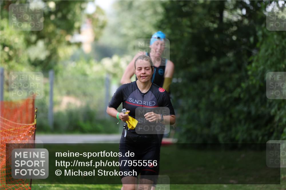15.06.2025 - 7 Türme Triathlon Michael Strokosch http://msf.ph/oto/7955556 15.06.2025 12:33:13 Schwimmen 381, 382, 401, 428, 486, 529, 601, 650 meine-sportfotos.de