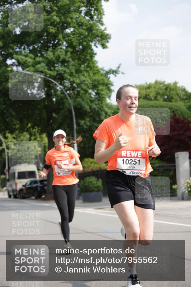 15.06.2025 - REWE Women's Run Jannik Wohlers http://msf.ph/oto/7955562 15.06.2025 08:51:03 Laufen 10251 meine-sportfotos.de