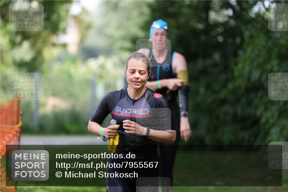15.06.2025 - 7 Türme Triathlon Michael Strokosch http://msf.ph/oto/7955567 15.06.2025 12:33:13 Schwimmen 381, 382, 401, 428, 486, 529, 601, 650 meine-sportfotos.de