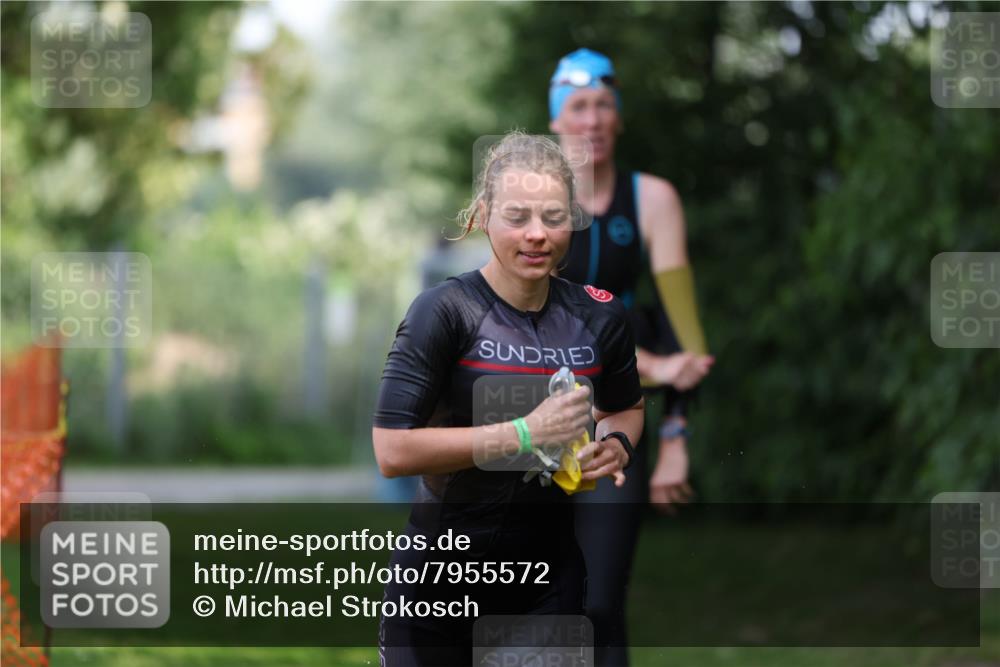15.06.2025 - 7 Türme Triathlon Michael Strokosch http://msf.ph/oto/7955572 15.06.2025 12:33:14 Schwimmen 381, 382, 401, 428, 486, 529, 601, 650 meine-sportfotos.de