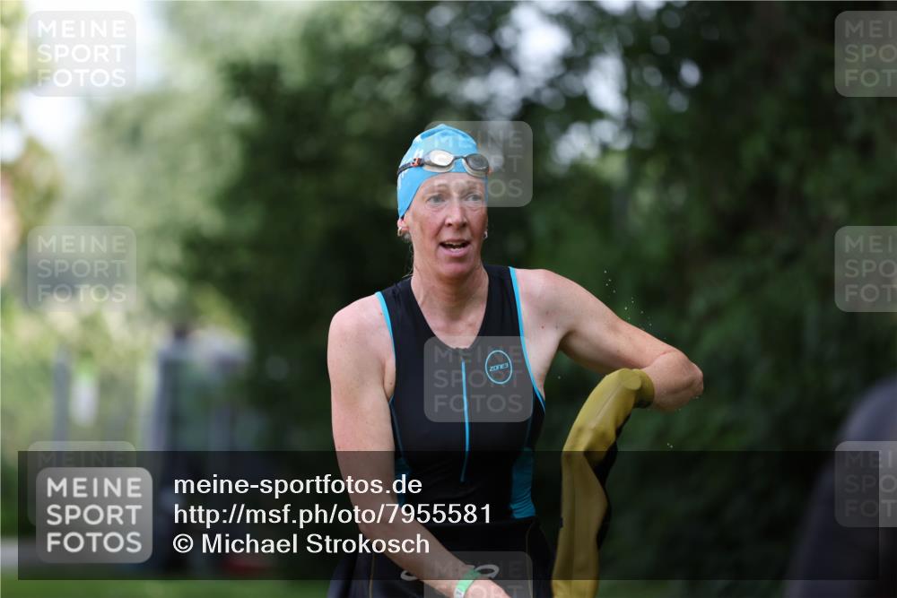 15.06.2025 - 7 Türme Triathlon Michael Strokosch http://msf.ph/oto/7955581 15.06.2025 12:33:15 Schwimmen 381, 382, 401, 428, 486, 529, 601, 650 meine-sportfotos.de