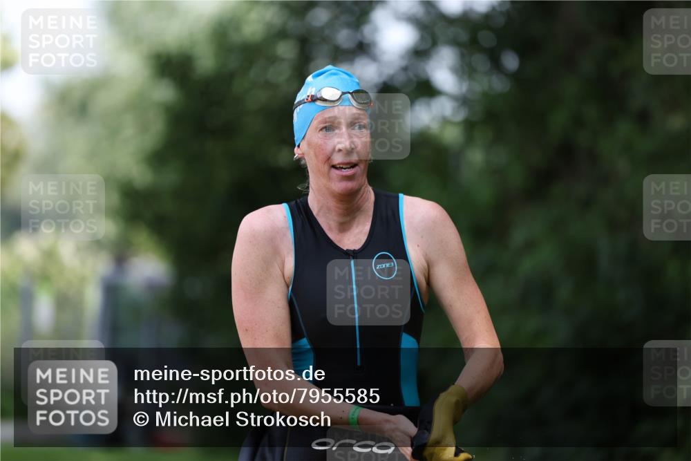 15.06.2025 - 7 Türme Triathlon Michael Strokosch http://msf.ph/oto/7955585 15.06.2025 12:33:15 Schwimmen 381, 382, 401, 428, 486, 529, 601, 650 meine-sportfotos.de
