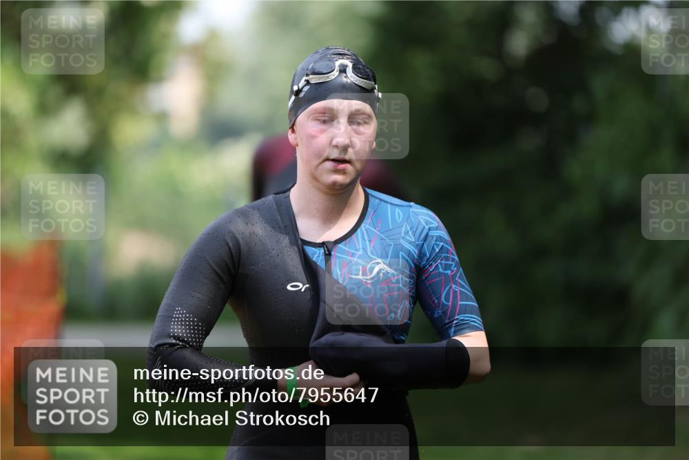 15.06.2025 - 7 Türme Triathlon Michael Strokosch http://msf.ph/oto/7955647 15.06.2025 12:33:27 Schwimmen 381, 382, 391, 415, 433, 601, 667, 675 meine-sportfotos.de