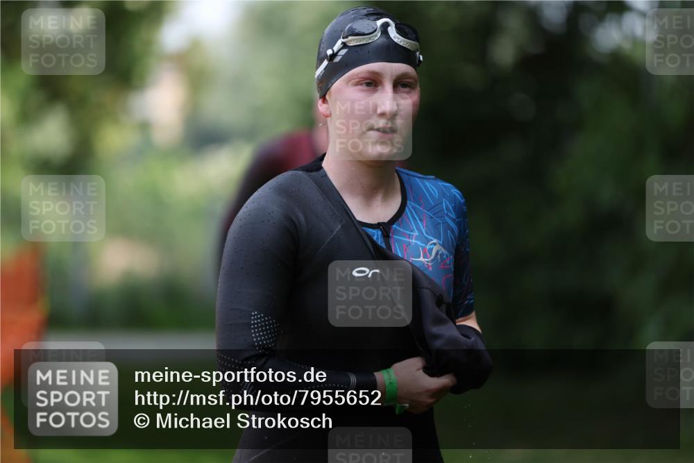 15.06.2025 - 7 Türme Triathlon Michael Strokosch http://msf.ph/oto/7955652 15.06.2025 12:33:27 Schwimmen 381, 382, 391, 415, 433, 601, 667, 675 meine-sportfotos.de