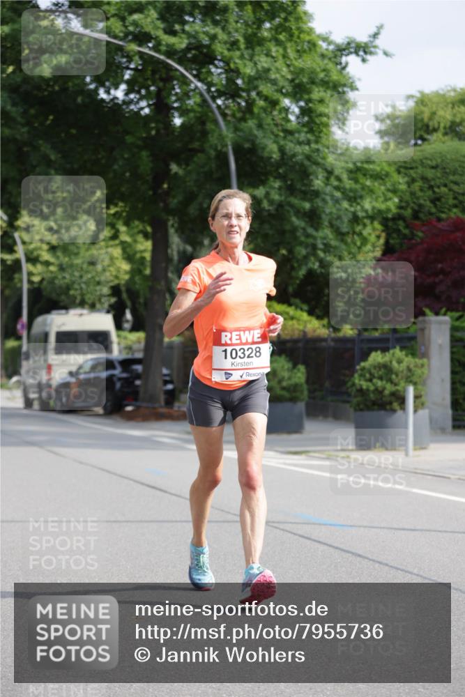 15.06.2025 - REWE Women's Run Jannik Wohlers http://msf.ph/oto/7955736 15.06.2025 08:51:18 Laufen 10328 meine-sportfotos.de