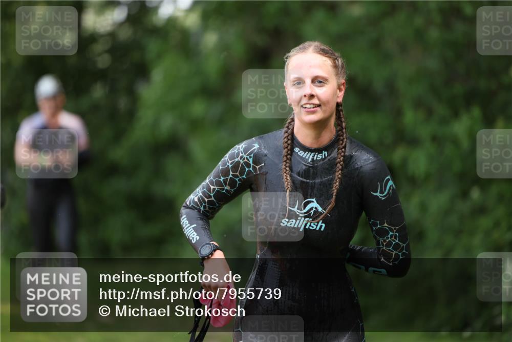 15.06.2025 - 7 Türme Triathlon Michael Strokosch http://msf.ph/oto/7955739 15.06.2025 12:33:42 Schwimmen 391, 415, 433, 603, 667, 675 meine-sportfotos.de