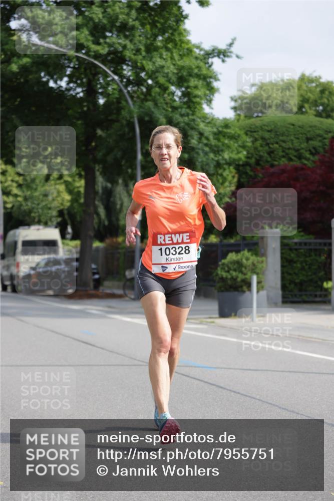 15.06.2025 - REWE Women's Run Jannik Wohlers http://msf.ph/oto/7955751 15.06.2025 08:51:19 Laufen 10328 meine-sportfotos.de