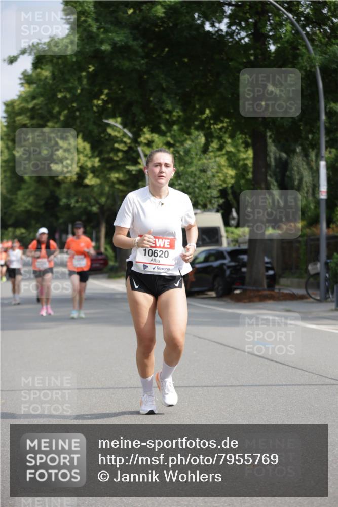 15.06.2025 - REWE Women's Run Jannik Wohlers http://msf.ph/oto/7955769 15.06.2025 08:51:20 Laufen 10620 meine-sportfotos.de