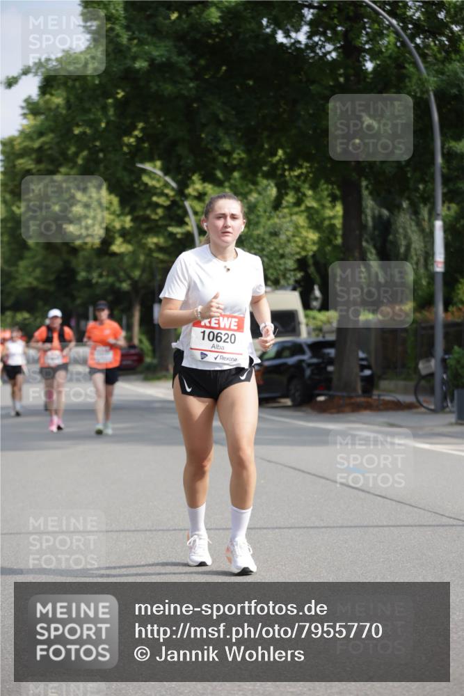 15.06.2025 - REWE Women's Run Jannik Wohlers http://msf.ph/oto/7955770 15.06.2025 08:51:20 Laufen 10620 meine-sportfotos.de