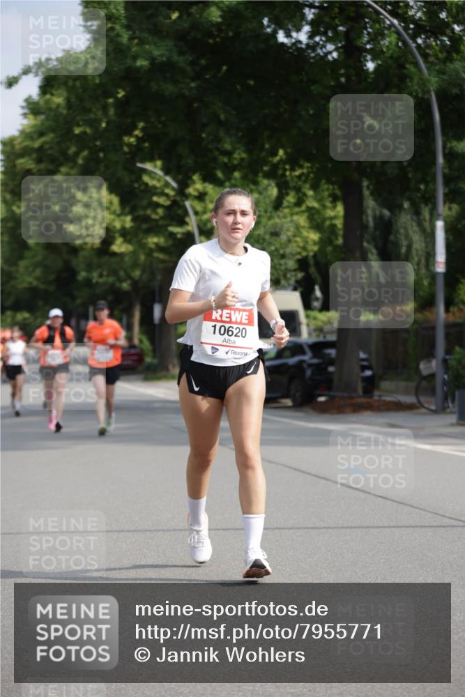 15.06.2025 - REWE Women's Run Jannik Wohlers http://msf.ph/oto/7955771 15.06.2025 08:51:20 Laufen 10620 meine-sportfotos.de