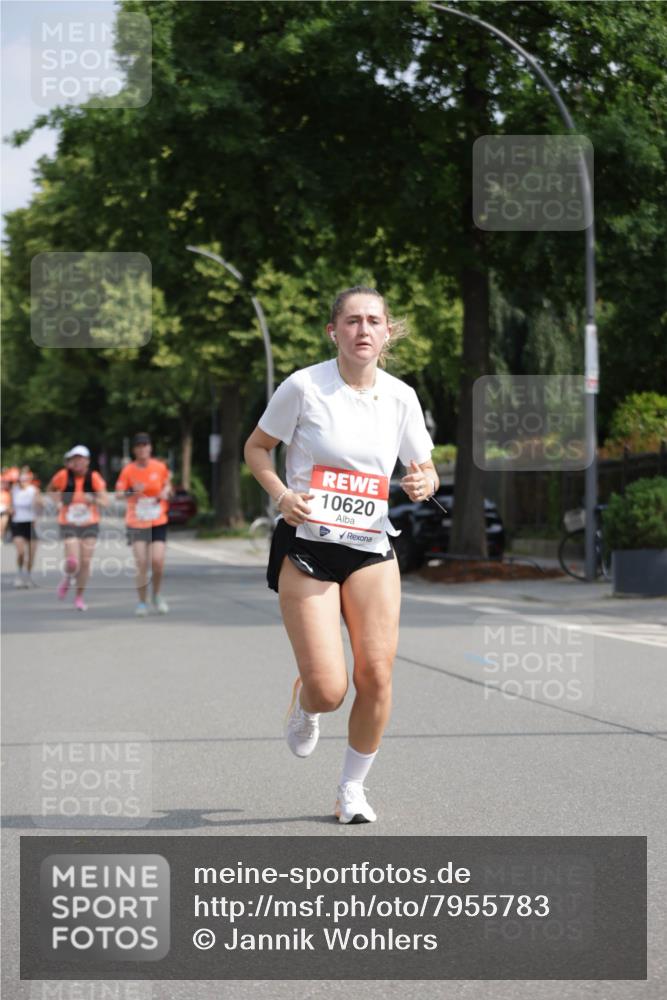 15.06.2025 - REWE Women's Run Jannik Wohlers http://msf.ph/oto/7955783 15.06.2025 08:51:20 Laufen 10620 meine-sportfotos.de