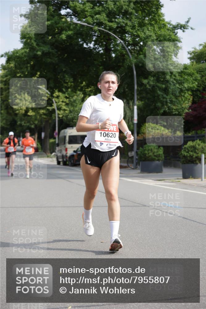15.06.2025 - REWE Women's Run Jannik Wohlers http://msf.ph/oto/7955807 15.06.2025 08:51:21 Laufen 10620 meine-sportfotos.de