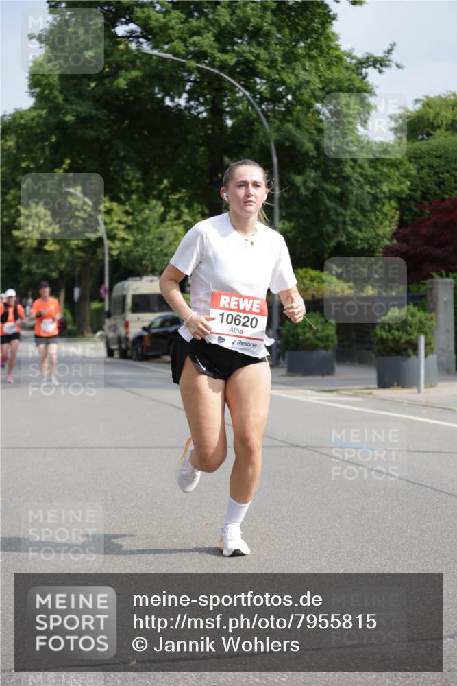 15.06.2025 - REWE Women's Run Jannik Wohlers http://msf.ph/oto/7955815 15.06.2025 08:51:21 Laufen 10620 meine-sportfotos.de