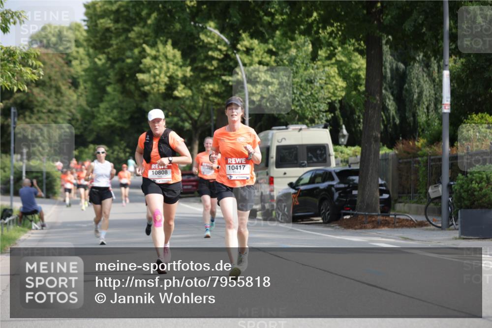 15.06.2025 - REWE Women's Run Jannik Wohlers http://msf.ph/oto/7955818 15.06.2025 08:51:24 Laufen 10808, 10445, 10417 meine-sportfotos.de
