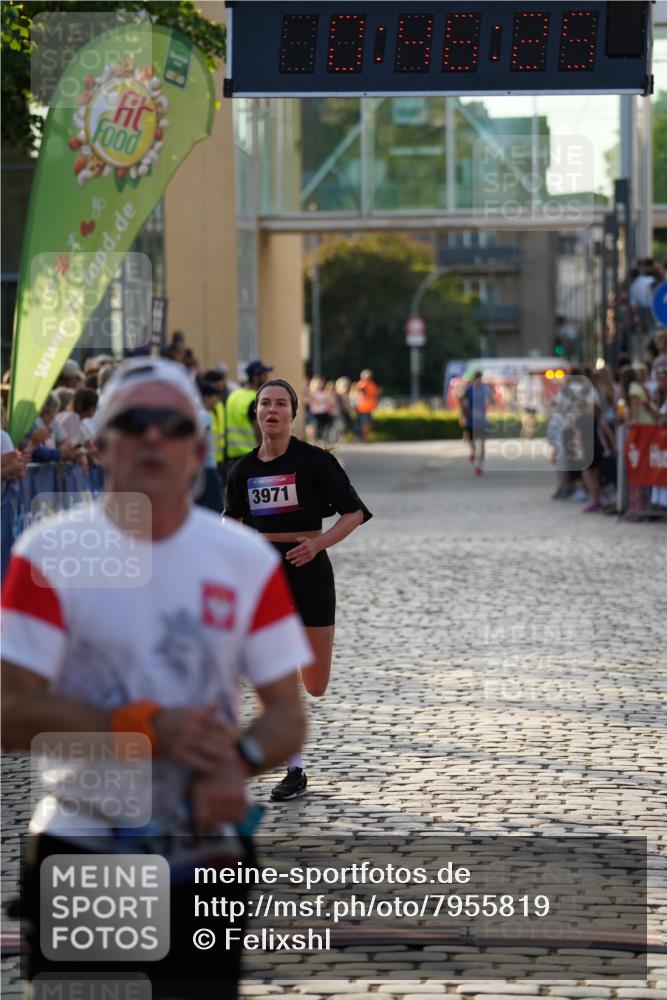 13.06.2025 - Holstenköstenlauf Felixshl http://msf.ph/oto/7955819 13.06.2025 19:46:24 Laufen 3738, 3971 meine-sportfotos.de