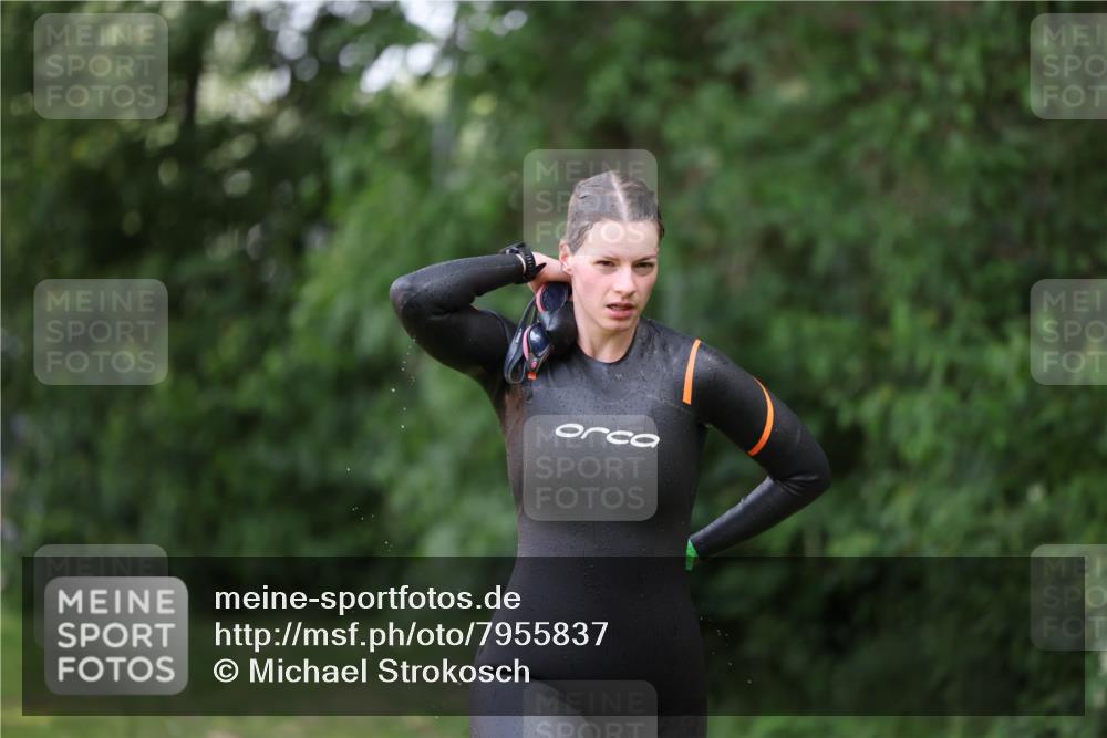 15.06.2025 - 7 Türme Triathlon Michael Strokosch http://msf.ph/oto/7955837 15.06.2025 12:34:01 Schwimmen 418, 603 meine-sportfotos.de