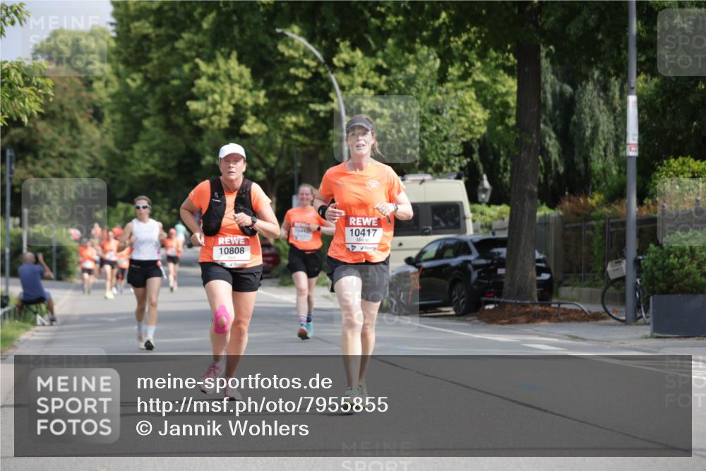 15.06.2025 - REWE Women's Run Jannik Wohlers http://msf.ph/oto/7955855 15.06.2025 08:51:24 Laufen 10808, 10449, 10417 meine-sportfotos.de