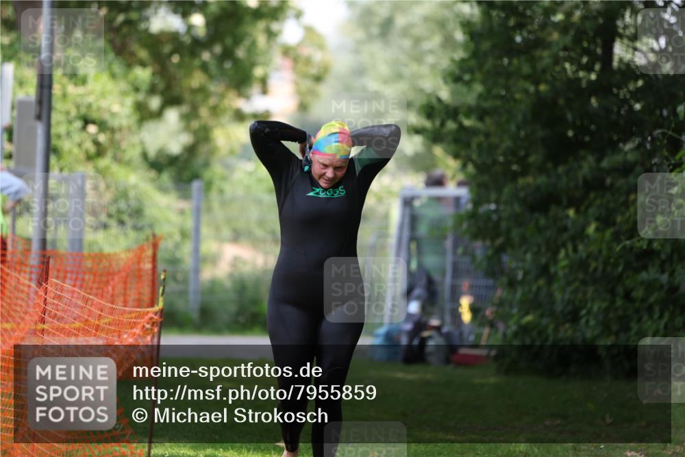 15.06.2025 - 7 Türme Triathlon Michael Strokosch http://msf.ph/oto/7955859 15.06.2025 12:34:06 Schwimmen 418, 603 meine-sportfotos.de