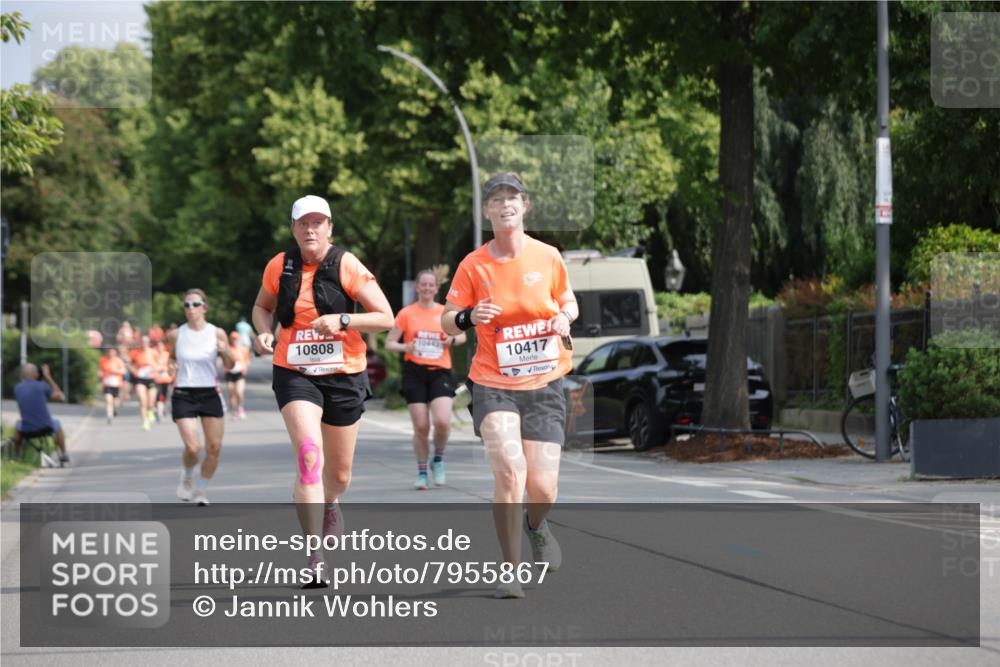 15.06.2025 - REWE Women's Run Jannik Wohlers http://msf.ph/oto/7955867 15.06.2025 08:51:24 Laufen 10808, 10443, 10417 meine-sportfotos.de