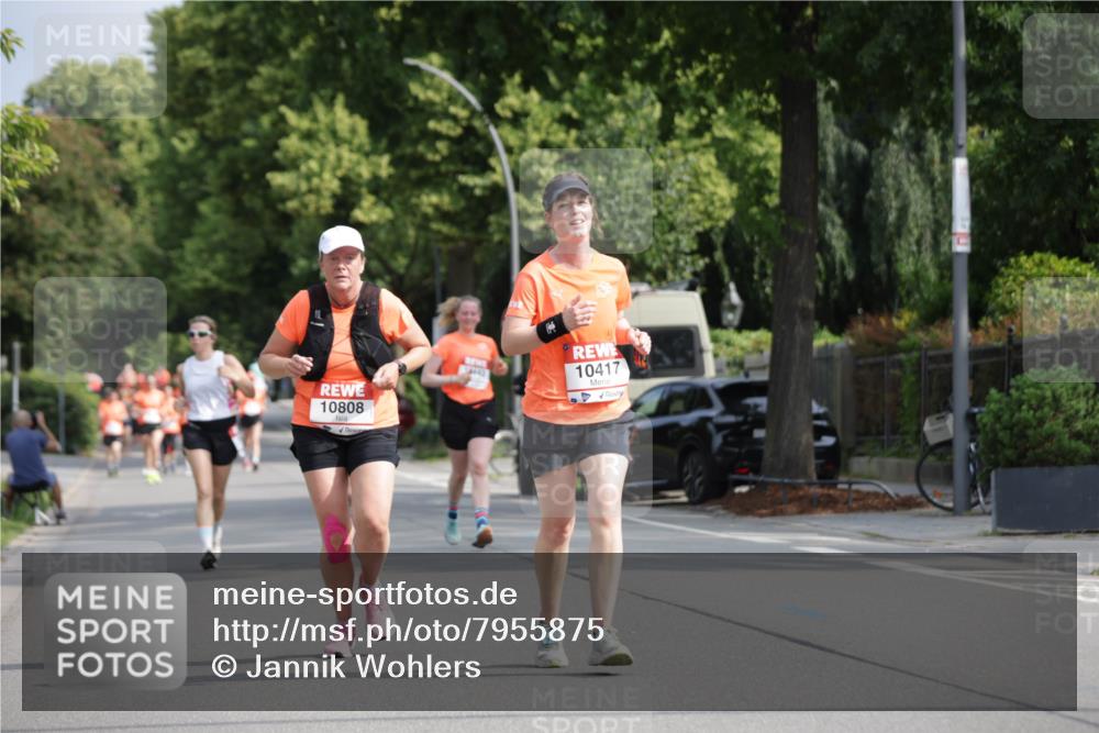 15.06.2025 - REWE Women's Run Jannik Wohlers http://msf.ph/oto/7955875 15.06.2025 08:51:25 Laufen 10808, 14443, 10417 meine-sportfotos.de