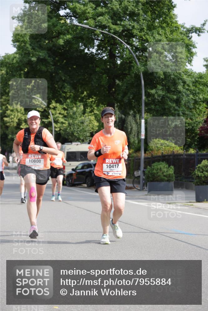 15.06.2025 - REWE Women's Run Jannik Wohlers http://msf.ph/oto/7955884 15.06.2025 08:51:26 Laufen 10808, 10417 meine-sportfotos.de