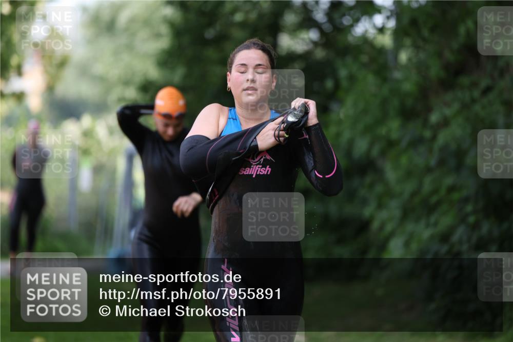 15.06.2025 - 7 Türme Triathlon Michael Strokosch http://msf.ph/oto/7955891 15.06.2025 12:34:31 Schwimmen 352, 359, 403, 482, 535, 547, 576 meine-sportfotos.de