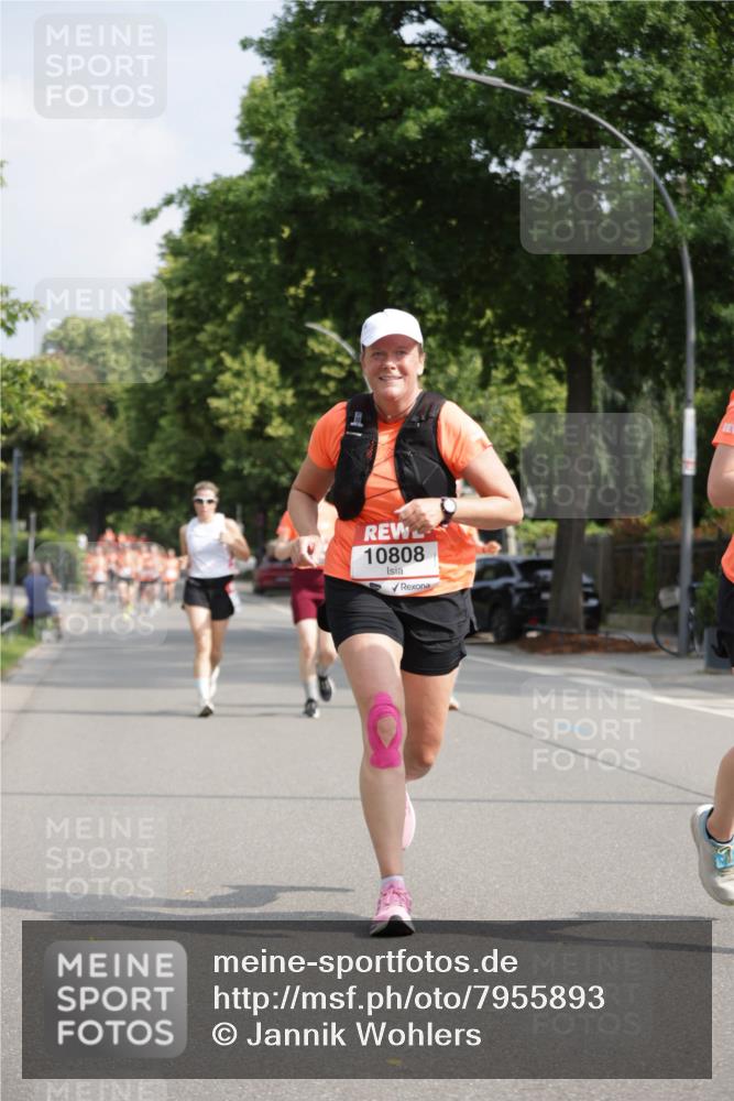 15.06.2025 - REWE Women's Run Jannik Wohlers http://msf.ph/oto/7955893 15.06.2025 08:51:27 Laufen 10808 meine-sportfotos.de