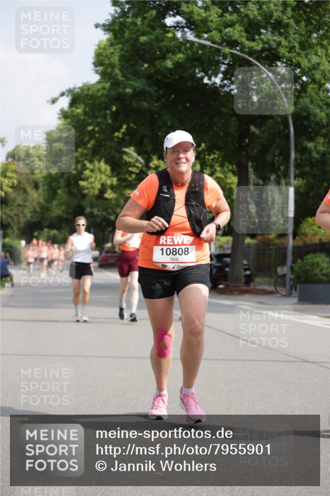 15.06.2025 - REWE Women's Run Jannik Wohlers http://msf.ph/oto/7955901 15.06.2025 08:51:27 Laufen 10808 meine-sportfotos.de
