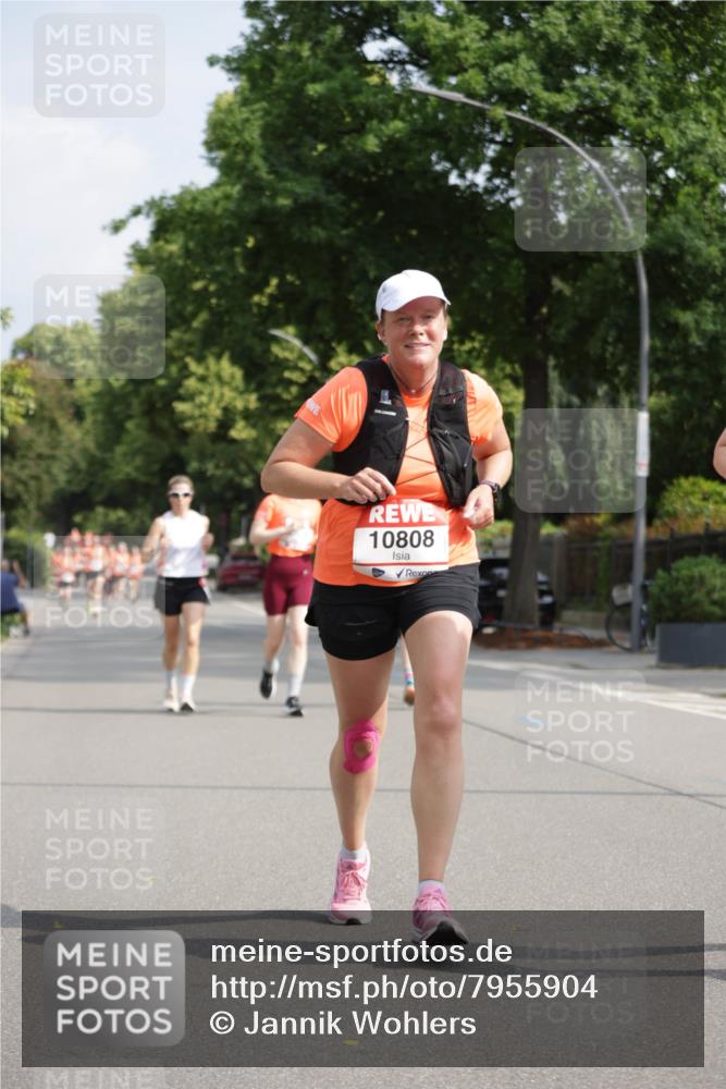 15.06.2025 - REWE Women's Run Jannik Wohlers http://msf.ph/oto/7955904 15.06.2025 08:51:27 Laufen 10808 meine-sportfotos.de