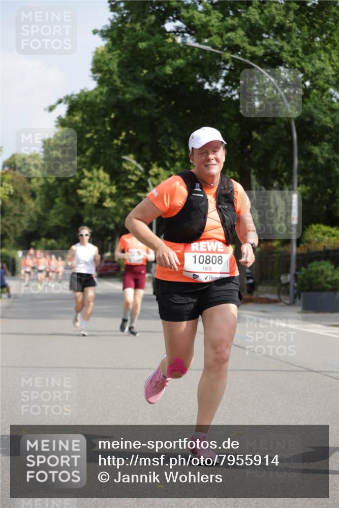 15.06.2025 - REWE Women's Run Jannik Wohlers http://msf.ph/oto/7955914 15.06.2025 08:51:27 Laufen 10808 meine-sportfotos.de