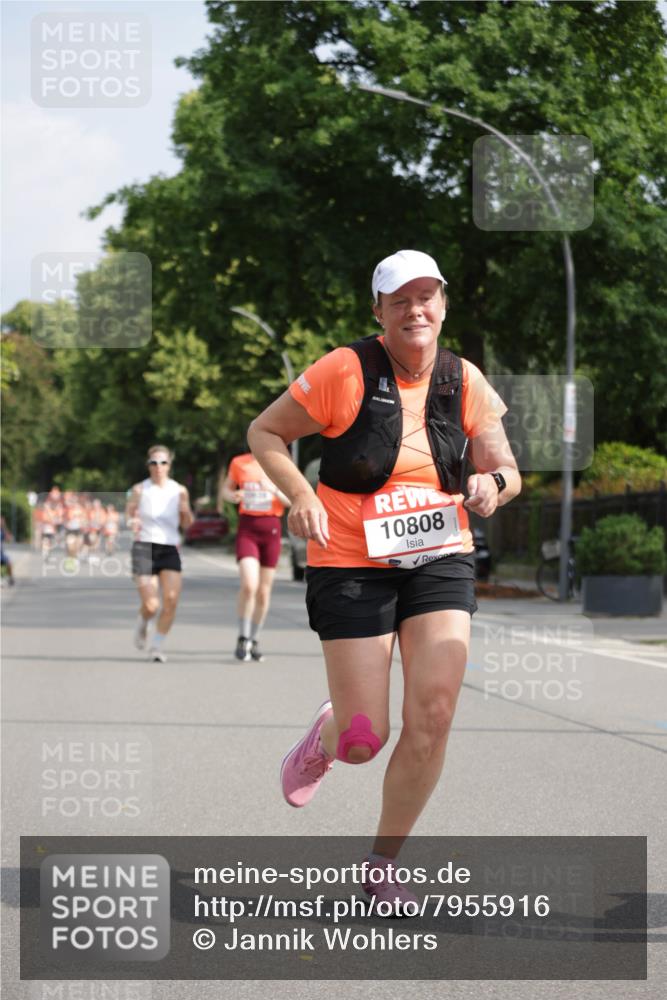 15.06.2025 - REWE Women's Run Jannik Wohlers http://msf.ph/oto/7955916 15.06.2025 08:51:27 Laufen 10808 meine-sportfotos.de