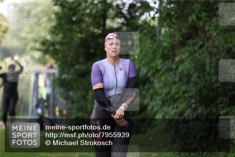 15.06.2025 - 7 Türme Triathlon Michael Strokosch http://msf.ph/oto/7955939 15.06.2025 12:34:37 Schwimmen 352, 359, 403, 482, 526, 535, 547, 576 meine-sportfotos.de