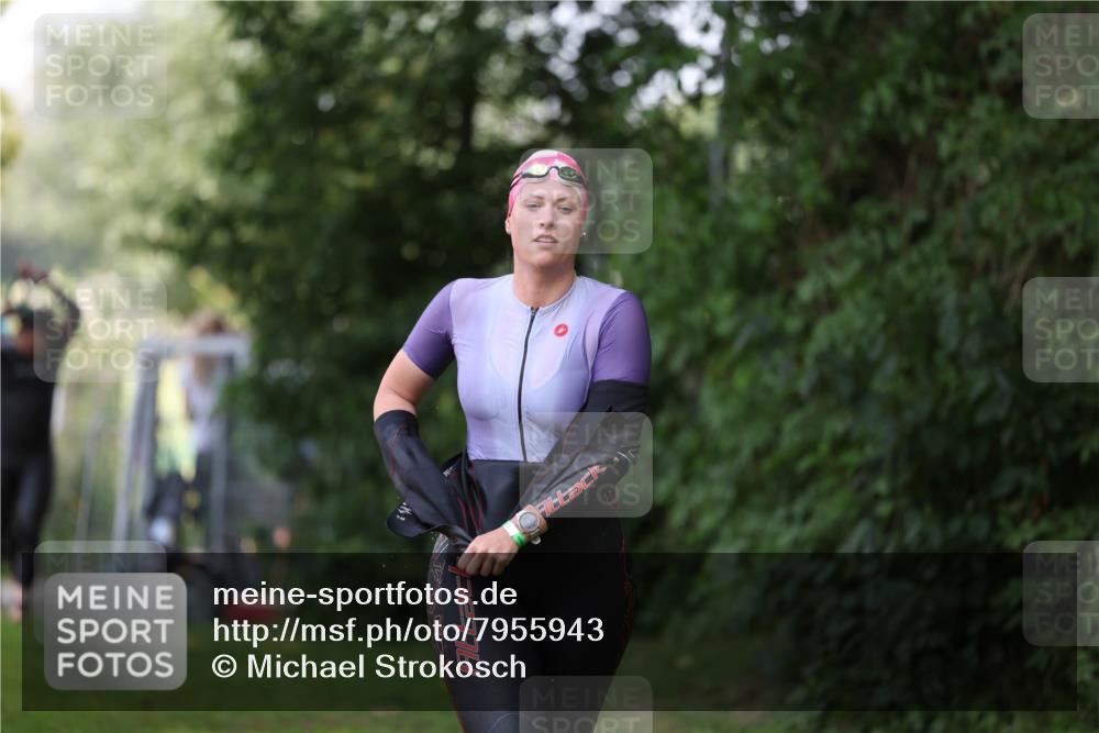 15.06.2025 - 7 Türme Triathlon Michael Strokosch http://msf.ph/oto/7955943 15.06.2025 12:34:37 Schwimmen 352, 359, 403, 482, 526, 535, 547, 576 meine-sportfotos.de