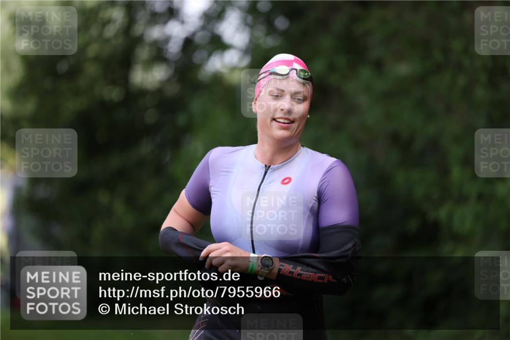 15.06.2025 - 7 Türme Triathlon Michael Strokosch http://msf.ph/oto/7955966 15.06.2025 12:34:38 Schwimmen 352, 359, 403, 482, 526, 535, 547, 576 meine-sportfotos.de