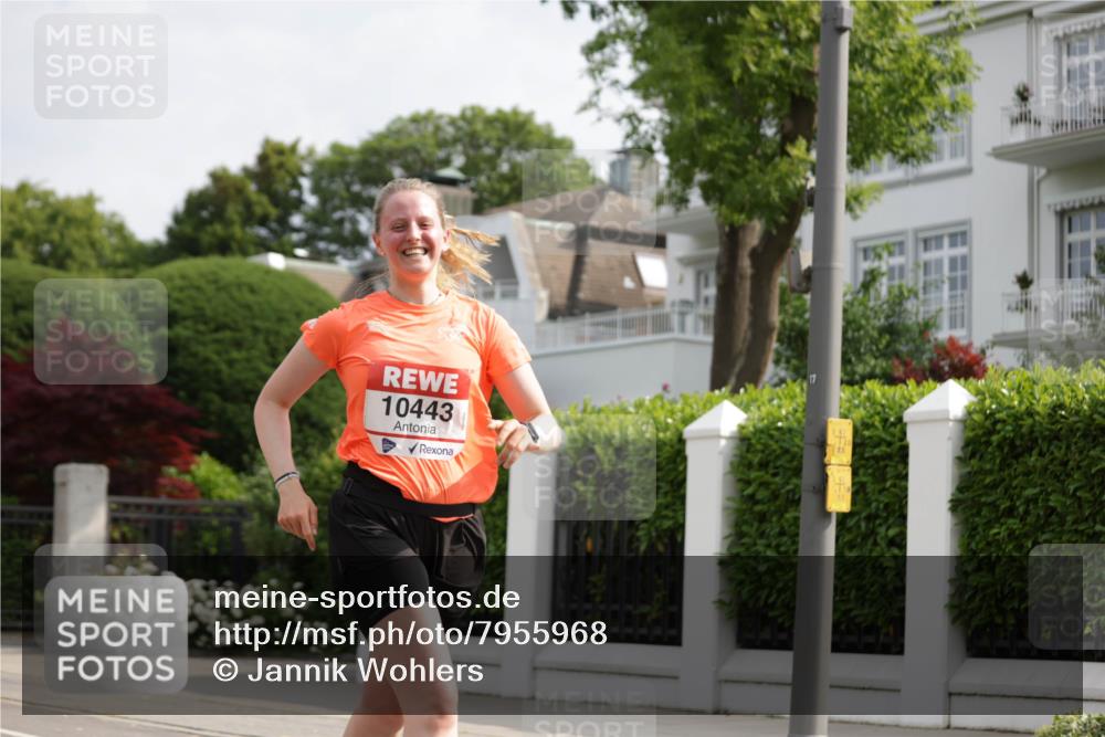 15.06.2025 - REWE Women's Run Jannik Wohlers http://msf.ph/oto/7955968 15.06.2025 08:51:31 Laufen 10443 meine-sportfotos.de