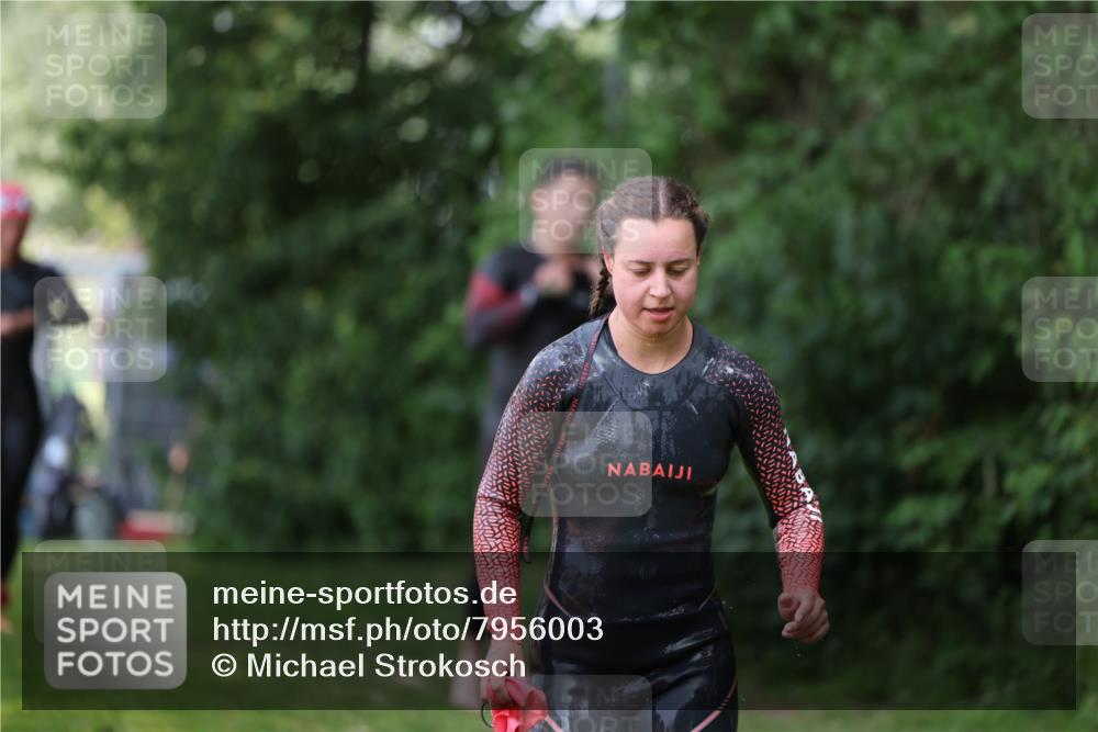 15.06.2025 - 7 Türme Triathlon Michael Strokosch http://msf.ph/oto/7956003 15.06.2025 12:34:42 Schwimmen 352, 359, 403, 482, 526, 535, 547, 576 meine-sportfotos.de