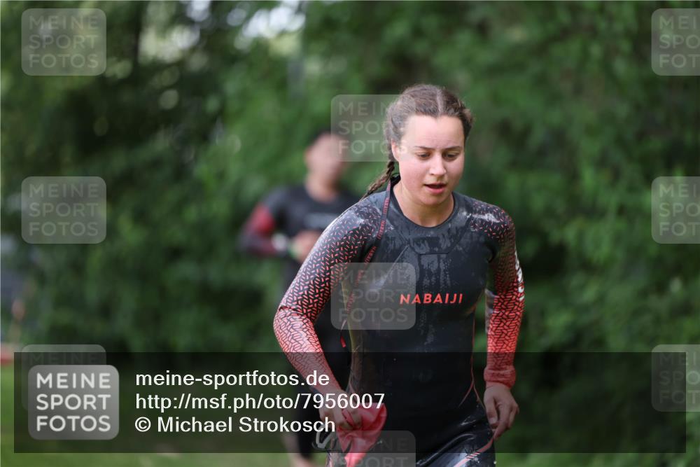 15.06.2025 - 7 Türme Triathlon Michael Strokosch http://msf.ph/oto/7956007 15.06.2025 12:34:43 Schwimmen 352, 359, 482, 526, 535, 547 meine-sportfotos.de