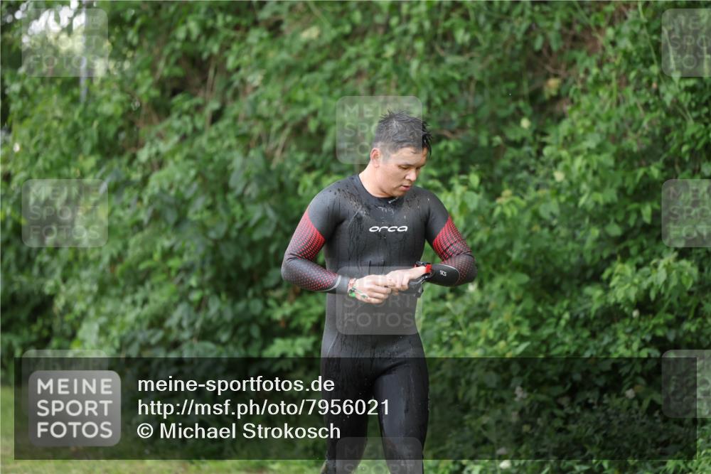 15.06.2025 - 7 Türme Triathlon Michael Strokosch http://msf.ph/oto/7956021 15.06.2025 12:34:44 Schwimmen 352, 359, 482, 526, 535, 547 meine-sportfotos.de