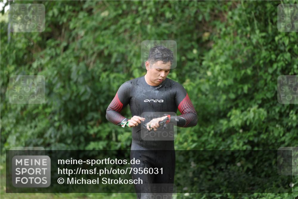 15.06.2025 - 7 Türme Triathlon Michael Strokosch http://msf.ph/oto/7956031 15.06.2025 12:34:45 Schwimmen 352, 359, 482, 526, 535, 547 meine-sportfotos.de