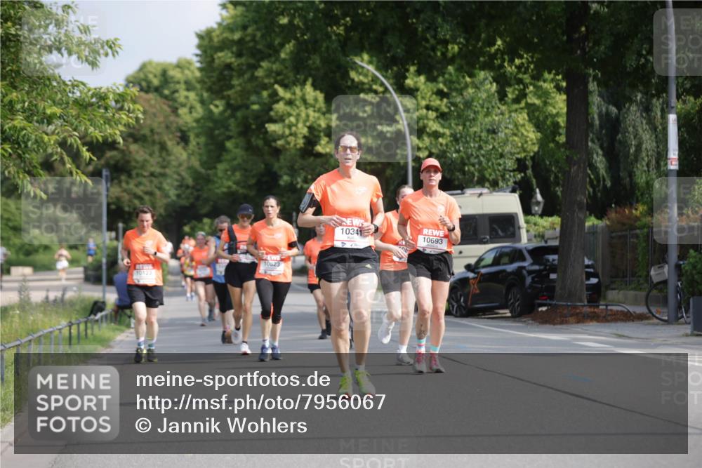 15.06.2025 - REWE Women's Run Jannik Wohlers http://msf.ph/oto/7956067 15.06.2025 08:51:41 Laufen 10823, 10123, 10341, 10693 meine-sportfotos.de