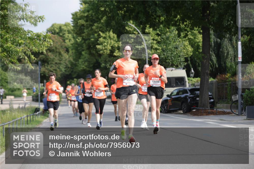 15.06.2025 - REWE Women's Run Jannik Wohlers http://msf.ph/oto/7956073 15.06.2025 08:51:41 Laufen 10123, 10823, 0341, 10693, 108 meine-sportfotos.de