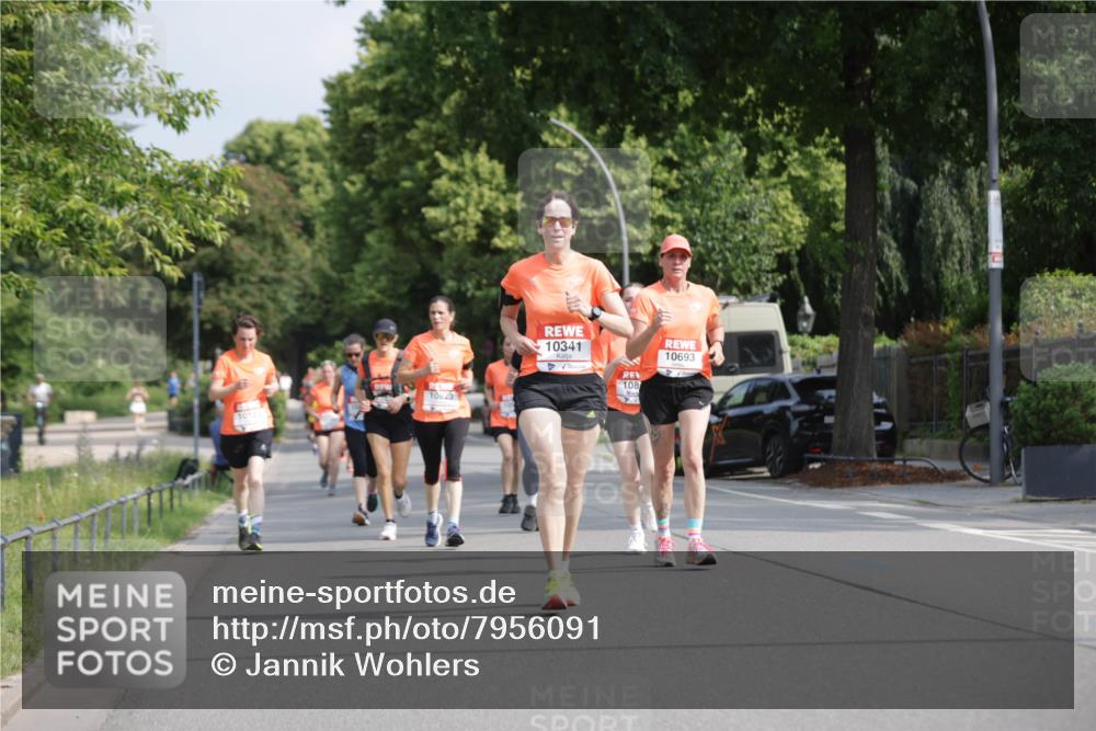 15.06.2025 - REWE Women's Run Jannik Wohlers http://msf.ph/oto/7956091 15.06.2025 08:51:41 Laufen 10823, 101, 10341, 10693, 108 meine-sportfotos.de