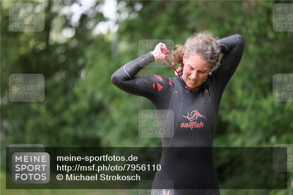 15.06.2025 - 7 Türme Triathlon Michael Strokosch http://msf.ph/oto/7956110 15.06.2025 12:35:06 Schwimmen 420, 532, 533 meine-sportfotos.de